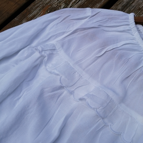 Sold.   White, soft top with scallop trim and details - Picture 2 of 4